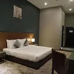 Avenue Garden Hotel